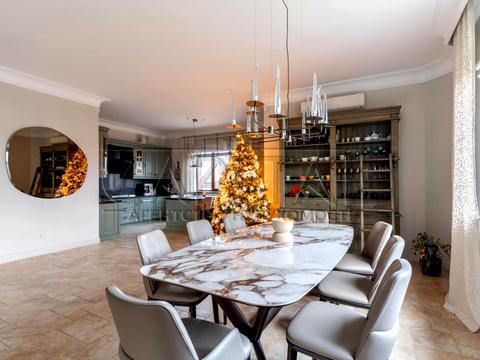 будинок за адресою вул. Василя Стуса