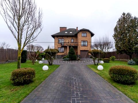 будинок за адресою вул. Василя Стуса