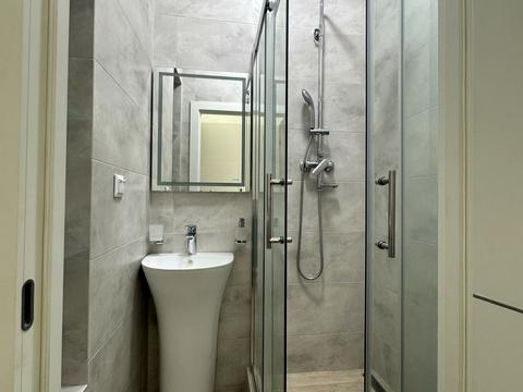 комерційна за адресою Дарвіна вул., 10