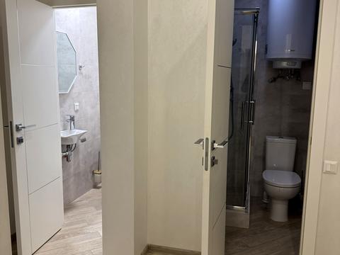 комерційна за адресою Дарвіна вул., 10