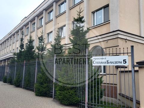 коммерческая по адресу Степана Бандеры просп. (Московський), 5