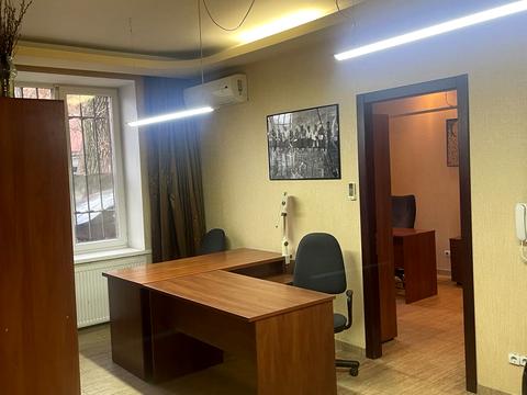 комерційна за адресою Шевченка вул., 6