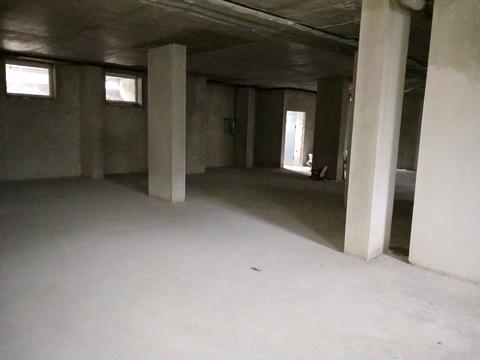 комерційна за адресою Сніжна вул., 52а
