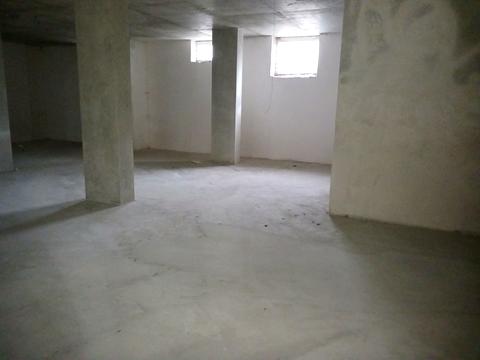 комерційна за адресою Сніжна вул., 52а