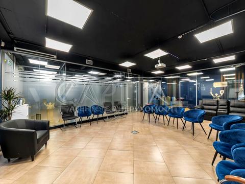 комерційна за адресою Андрія Верхогляда вул. (Михайла Драгомирова), 14-А