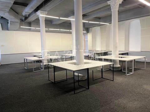 комерційна за адресою Володимирська вул., 10