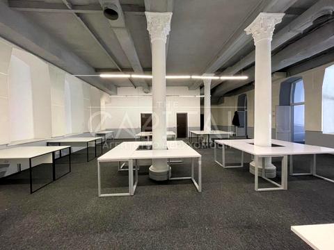 комерційна за адресою Володимирська вул., 10