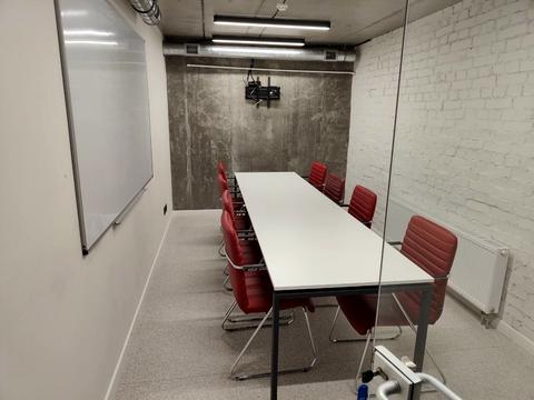 комерційна за адресою Олександра Мишуги вул., 10