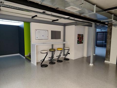 комерційна за адресою Олександра Мишуги вул., 10