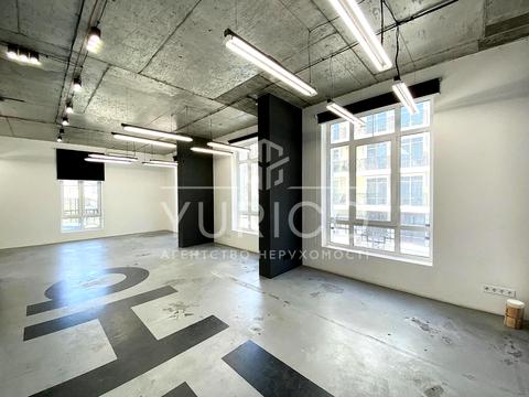 комерційна за адресою Дегтярна вул., 6