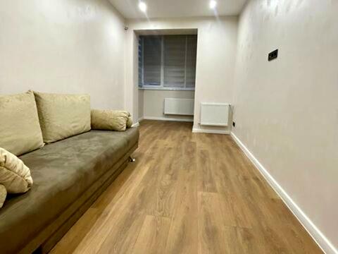 квартира за адресою Центральна вул. (Мічуріна), 2а