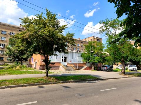 комерційна за адресою Юрія Литвинського вул. (Російська), 37А