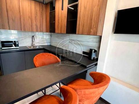 квартира за адресою Літературна вул., 10