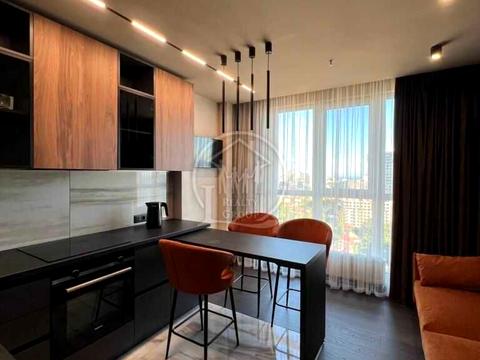 квартира за адресою Літературна вул., 10