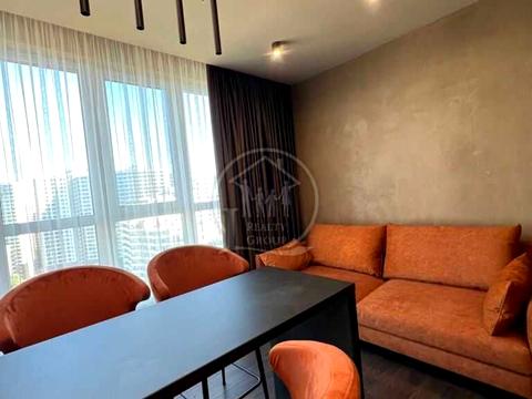 квартира за адресою Літературна вул., 10