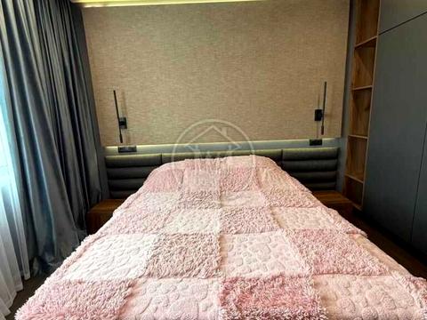 квартира за адресою Літературна вул., 10