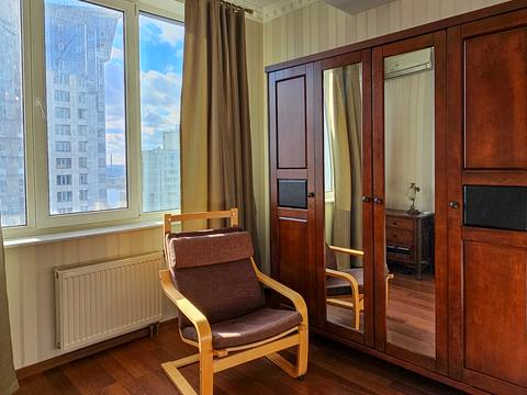 квартира за адресою Дніпровська набережна вул., 1-А