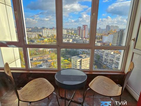 квартира за адресою Дніпровська набережна вул., 1-А