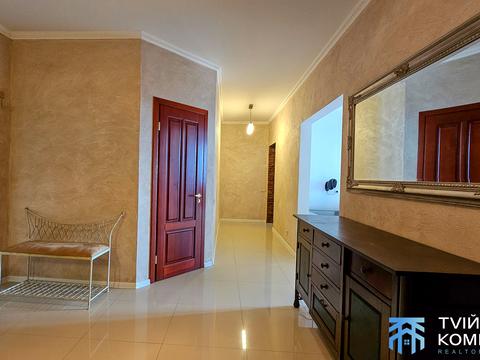 квартира за адресою Дніпровська набережна вул., 1-А