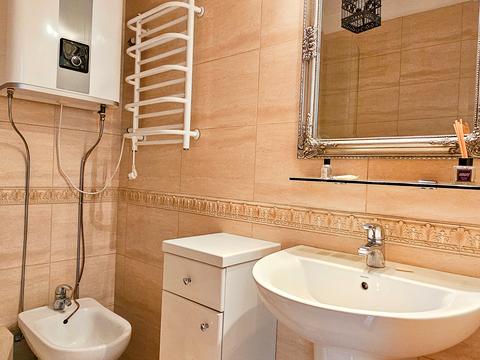 квартира за адресою Дніпровська набережна вул., 1-А