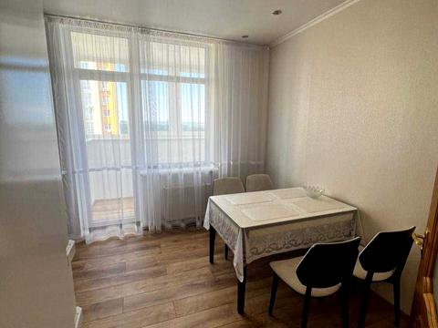 квартира за адресою Сім'ї Кульженків вул. (Петра Дегтяренка), 31-Б