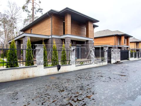 будинок за адресою Валерія Лобановського вул.