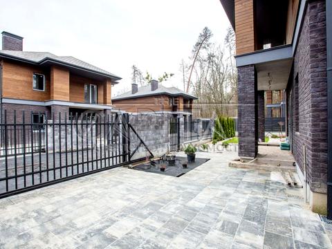 будинок за адресою Валерія Лобановського вул.