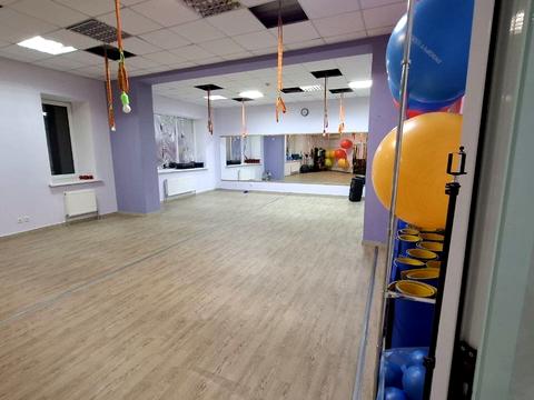 комерційна за адресою Майдан Озерний вул. (Боброва), 3