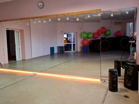 комерційна за адресою Майдан Озерний вул. (Боброва), 3