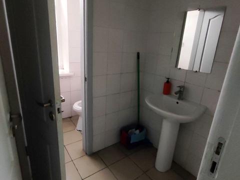 комерційна за адресою Майдан Озерний вул. (Боброва), 3