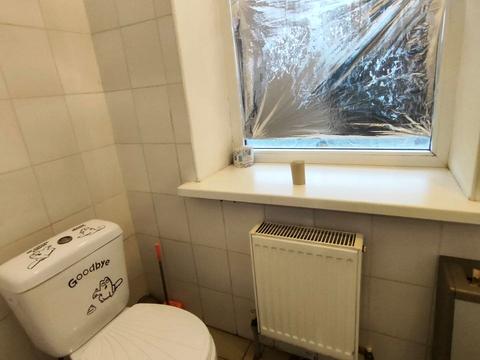 комерційна за адресою Майдан Озерний вул. (Боброва), 3