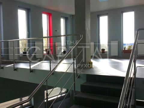 комерційна за адресою вул. Лесі Українки, 12