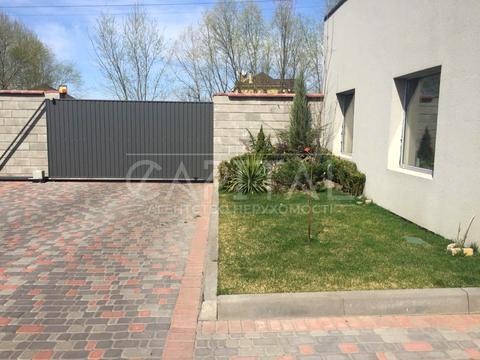 комерційна за адресою вул. Лесі Українки, 12