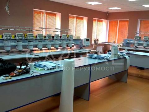 комерційна за адресою вул. Лесі Українки, 12