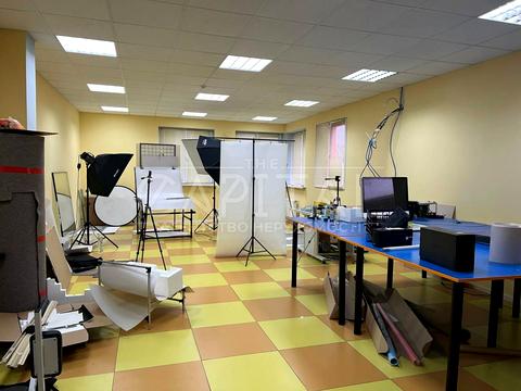 комерційна за адресою вул. Лесі Українки, 12