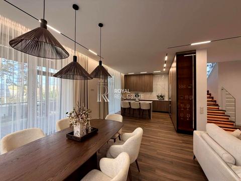 будинок за адресою Квітнева вул., 1