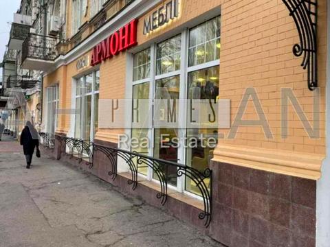 комерційна за адресою Верхній Вал вул., 30