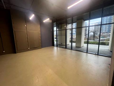 комерційна за адресою Зарічна вул., 4к1