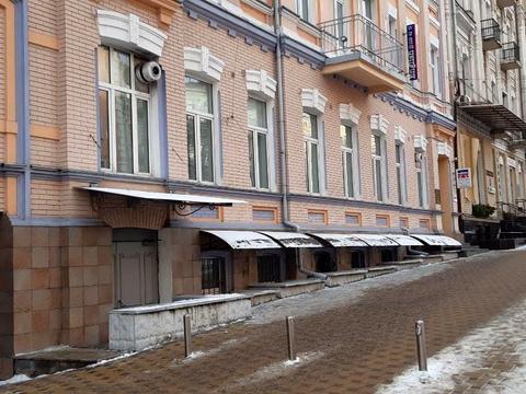 комерційна за адресою Гетьмана Павла Скоропадського вул. (Толстого), 3