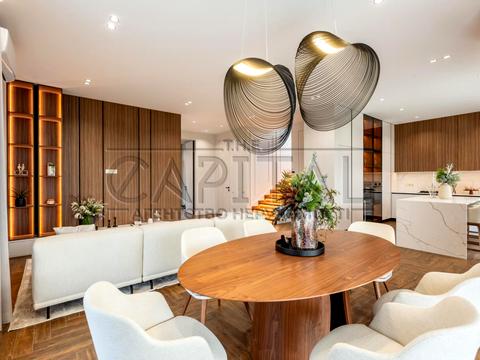 будинок за адресою Квітнева вул.