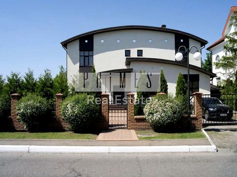 будинок за адресою Молодіжна вул.