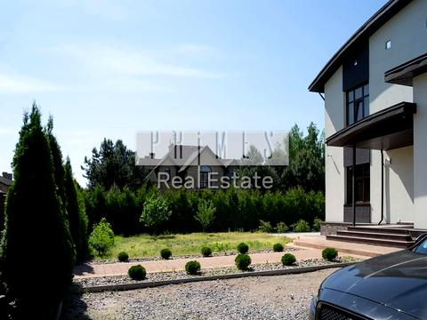 будинок за адресою Молодіжна вул.