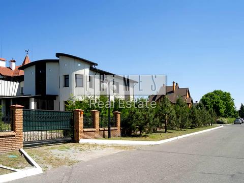 будинок за адресою Молодіжна вул.