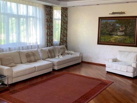 будинок за адресою смт. Козин, Озерна вул., 1