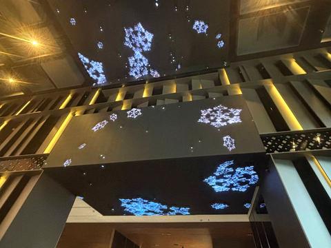 комерційна за адресою Василя Стуса вул., 35-А