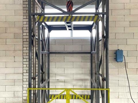 комерційна за адресою Пирогівський Шлях вул. (Червонопрапорна), 157