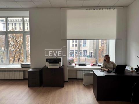 комерційна за адресою Хрещатик вул. (Kreschatic), 7/11