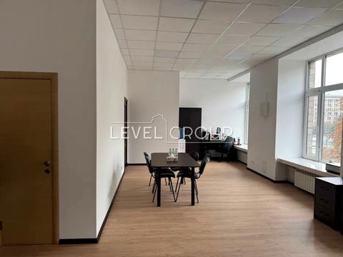 комерційна за адресою Хрещатик вул. (Kreschatic), 7/11