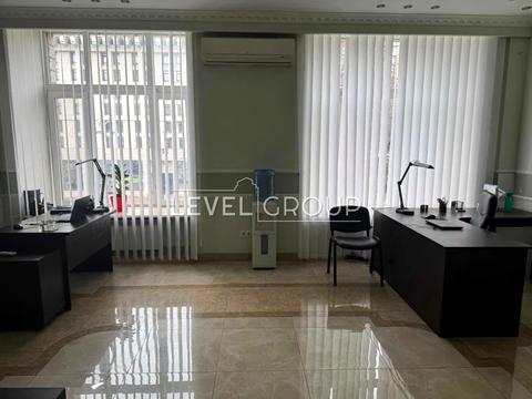 комерційна за адресою Хрещатик вул. (Kreschatic), 7/11