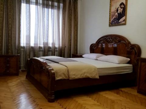 квартира за адресою Олександра Борисенка вул. (Короленка), 2а